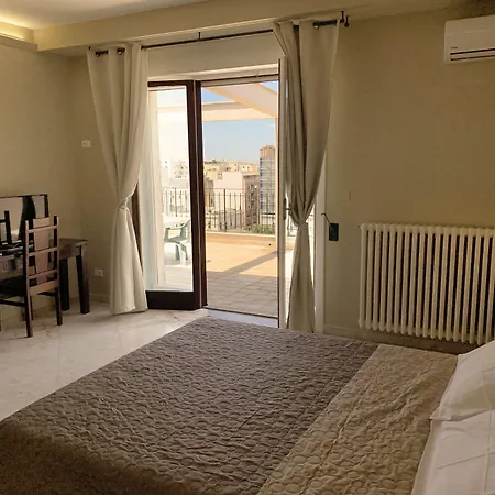 L'attico Di Piazza Mazzini فندق مبيت وإفطار 3*