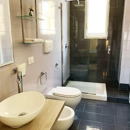 L'attico Di Piazza Mazzini Frühstückspension