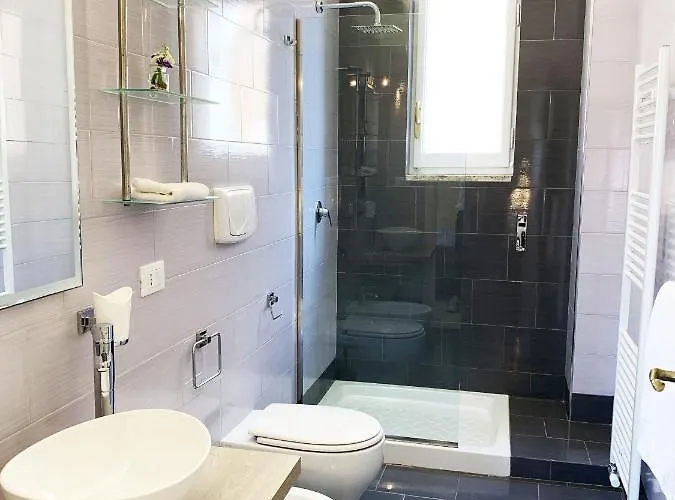 فندق مبيت وإفطار L'attico Di Piazza Mazzini ليتشي