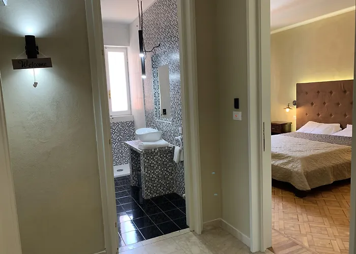 L'attico Di Piazza Mazzini فندق مبيت وإفطار ليتشي