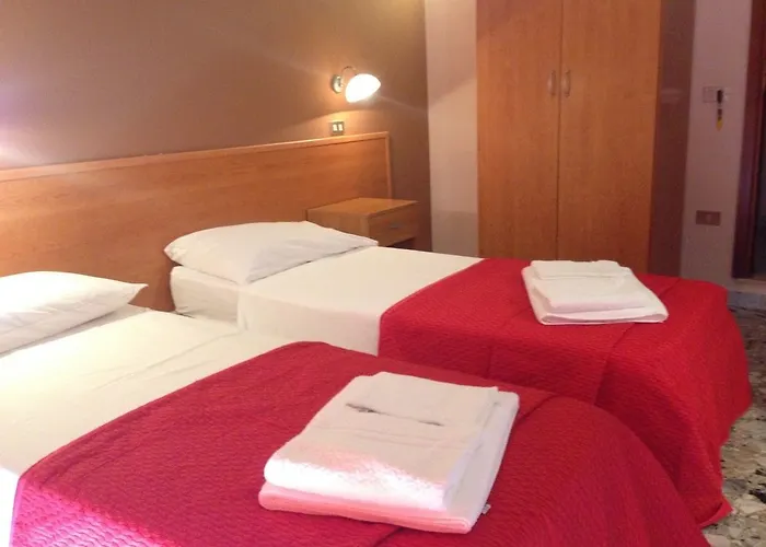 L'attico Di Piazza Mazzini فندق مبيت وإفطار 3*