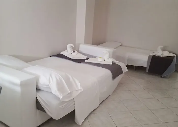 L'attico Di Piazza Mazzini فندق مبيت وإفطار 3*