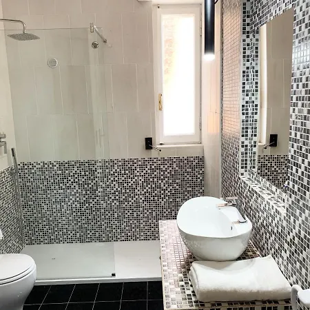 L'attico Di Piazza Mazzini Oda ve Kahvaltı