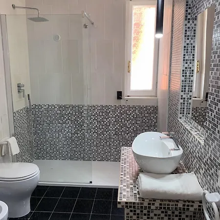 Oda ve Kahvaltı L'attico Di Piazza Mazzini Lecce