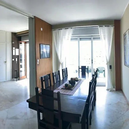 Alojamento de Acomodação e Pequeno-almoço L'attico Di Piazza Mazzini 3*