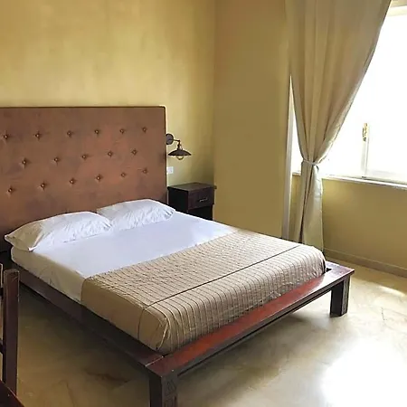 L'attico Di Piazza Mazzini Oda ve Kahvaltı