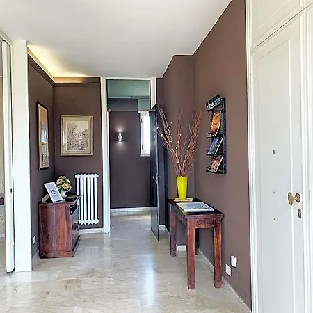 L'attico Di Piazza Mazzini Oda ve Kahvaltı