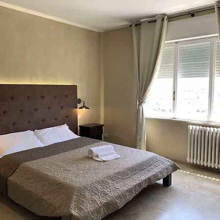 ベッド・アンド・ブレックファスト L'attico Di Piazza Mazzini 3*
