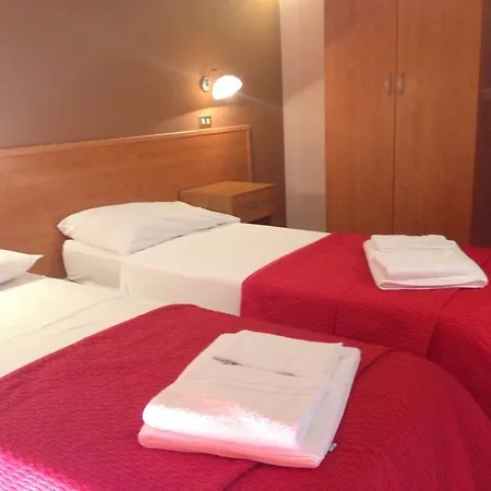 L'attico Di Piazza Mazzini Alojamento de Acomodação e Pequeno-almoço 3*