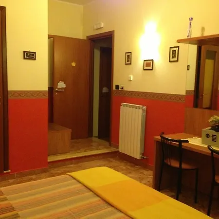 L'attico Di Piazza Mazzini Alojamento de Acomodação e Pequeno-almoço